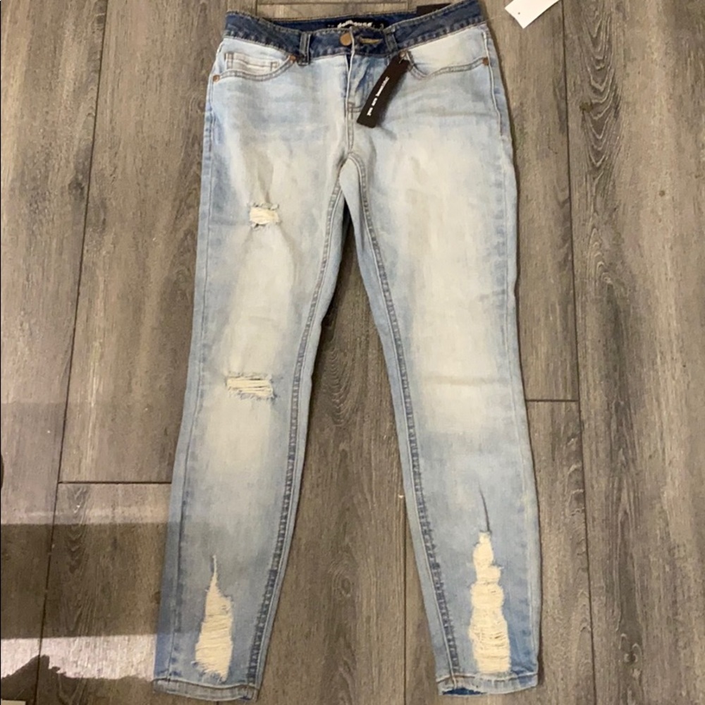 Dollhouse Charley ripped crop Capri jeans charley